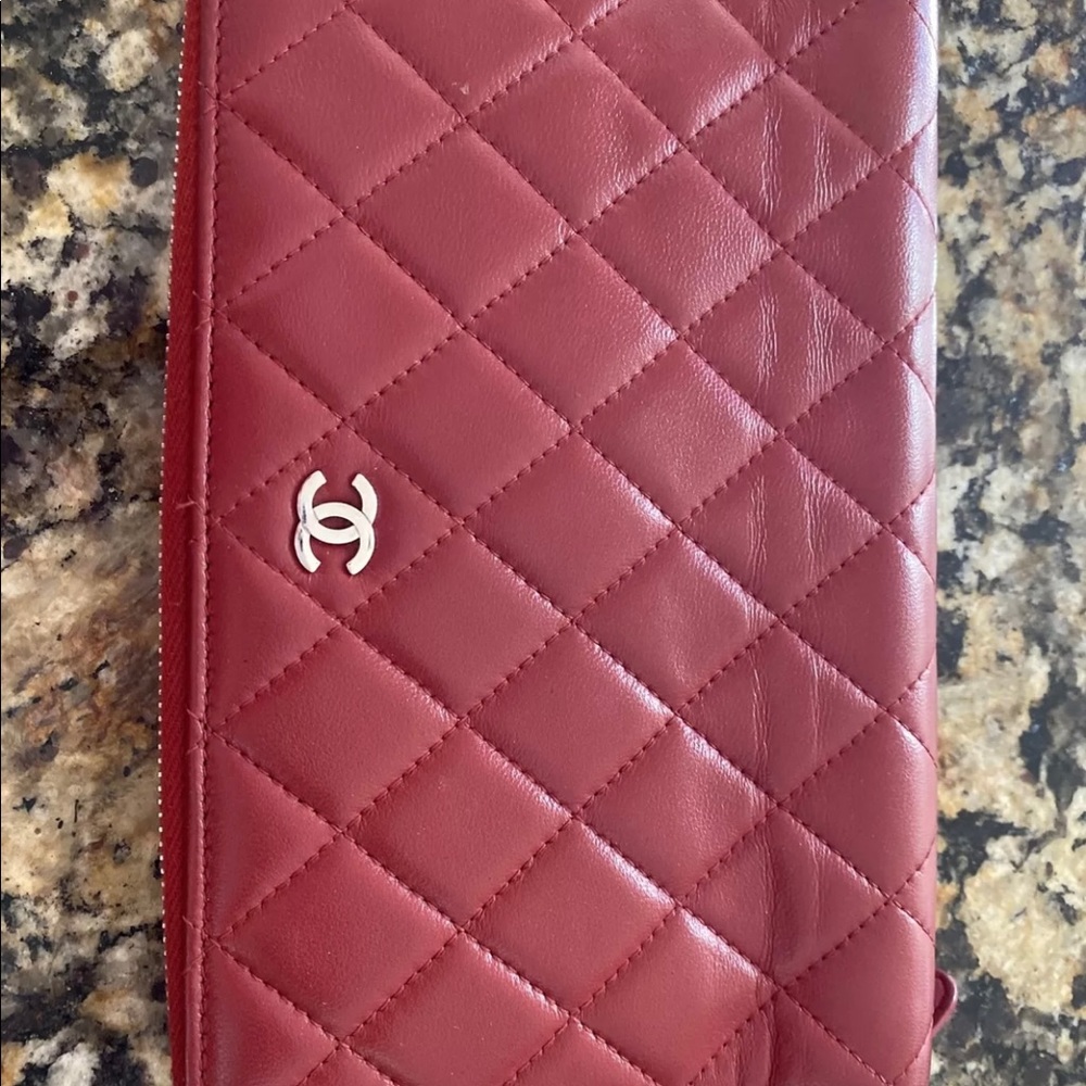Channel zip large wallet